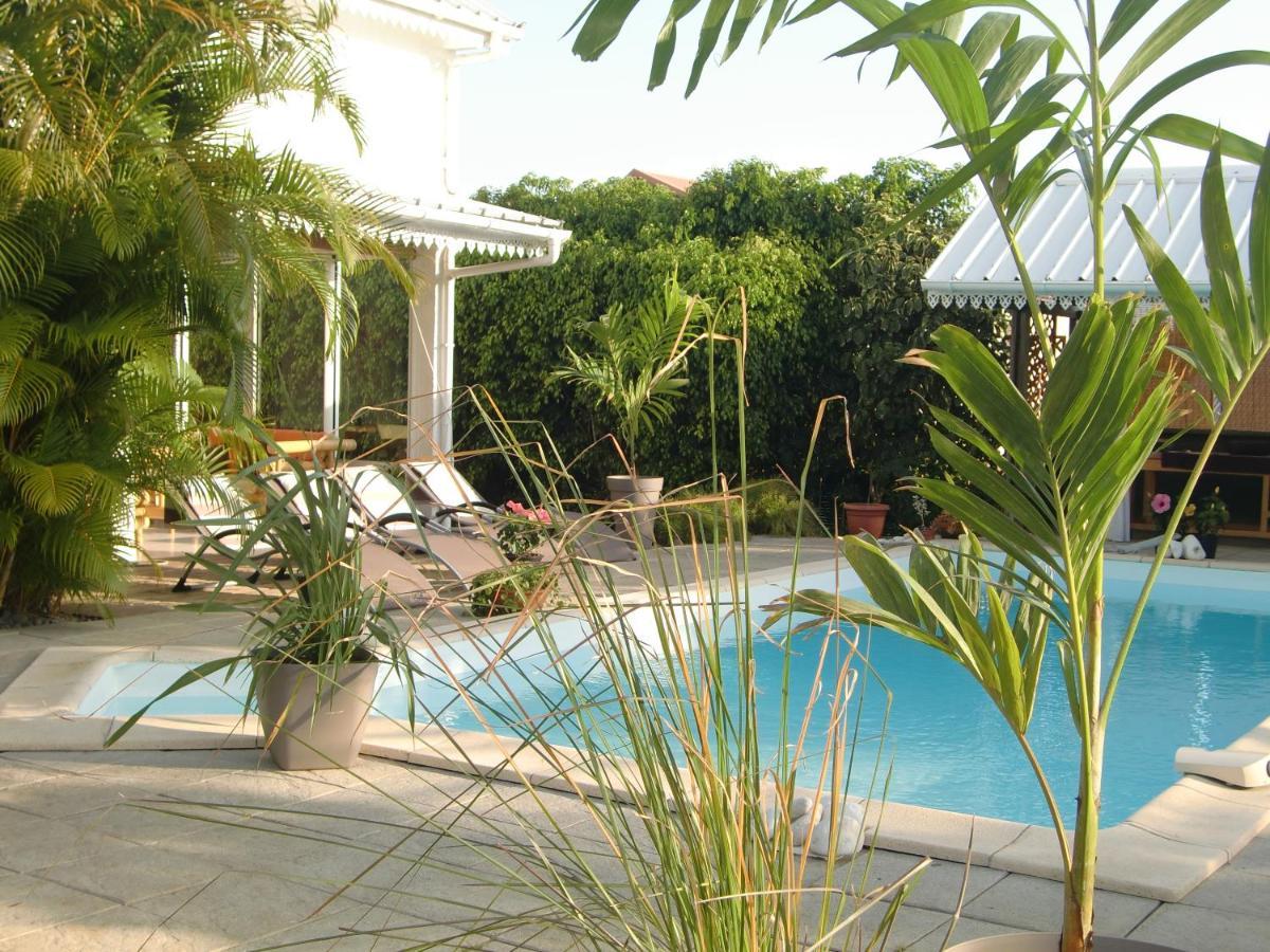Villa Ambralini Saint Pierre Bagian luar foto